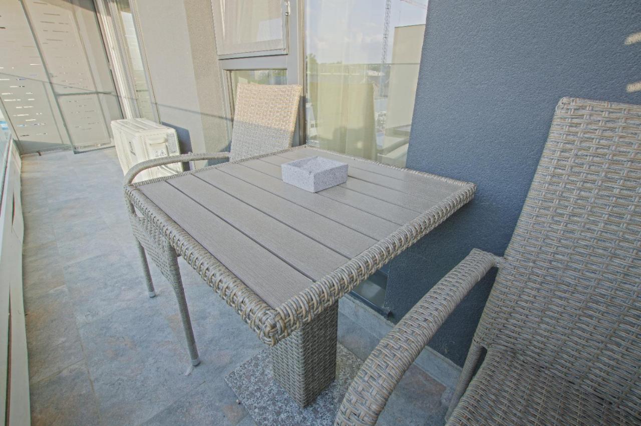 Himson-Beige Apartment Ясси Екстер'єр фото