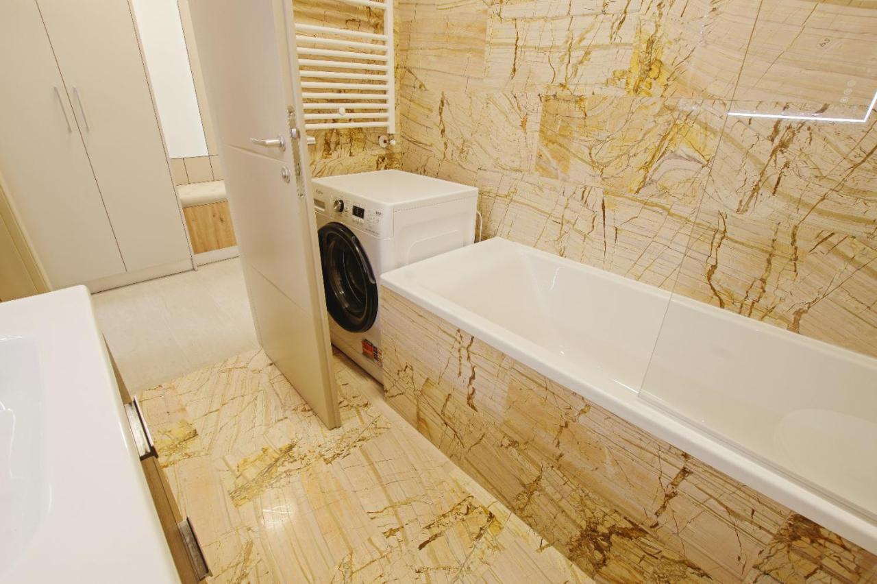 Himson-Beige Apartment Ясси Екстер'єр фото